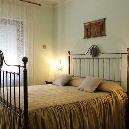 Bed and Breakfast Tres Chic Чивітанова-Марке Екстер'єр фото
