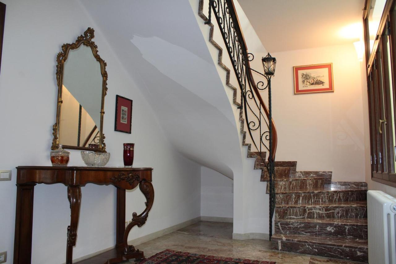 Bed and Breakfast Tres Chic Чивітанова-Марке Екстер'єр фото