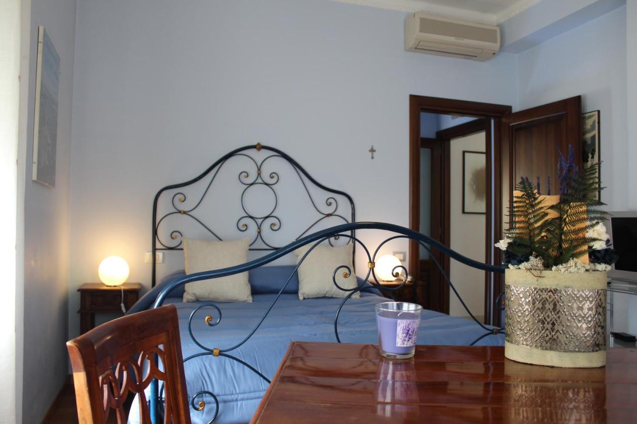 Bed and Breakfast Tres Chic Чивітанова-Марке Екстер'єр фото