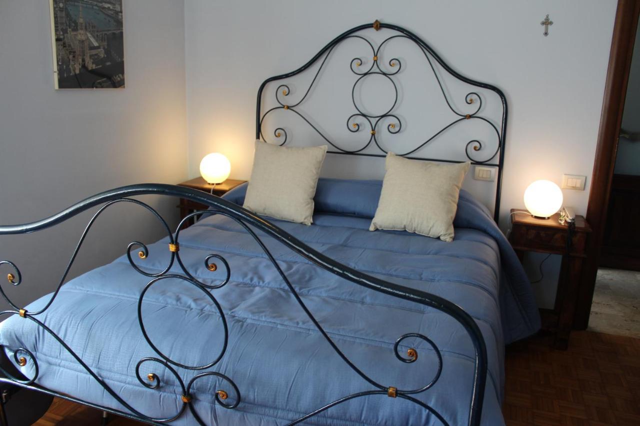 Bed and Breakfast Tres Chic Чивітанова-Марке Екстер'єр фото