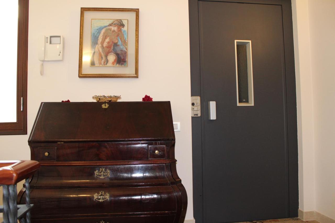 Bed and Breakfast Tres Chic Чивітанова-Марке Екстер'єр фото