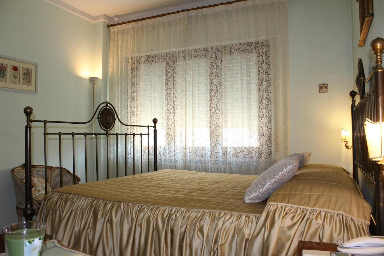 Bed and Breakfast Tres Chic Чивітанова-Марке Екстер'єр фото