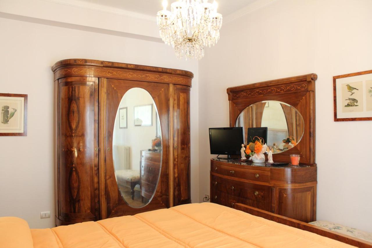 Bed and Breakfast Tres Chic Чивітанова-Марке Екстер'єр фото