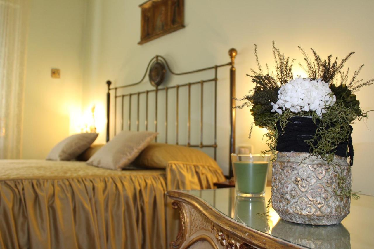 Bed and Breakfast Tres Chic Чивітанова-Марке Екстер'єр фото
