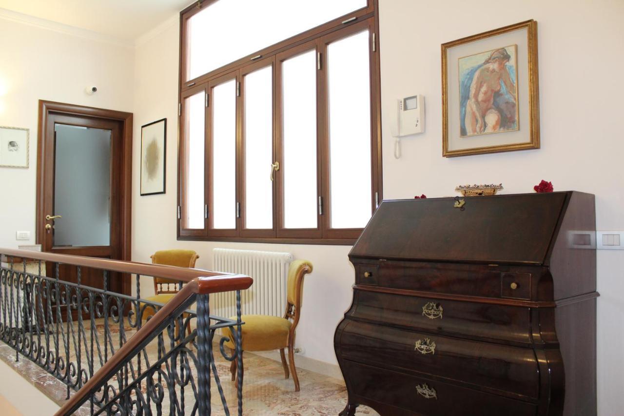 Bed and Breakfast Tres Chic Чивітанова-Марке Екстер'єр фото